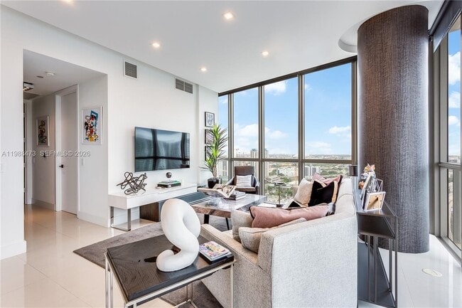 Building Photo - 1100 Biscayne Blvd