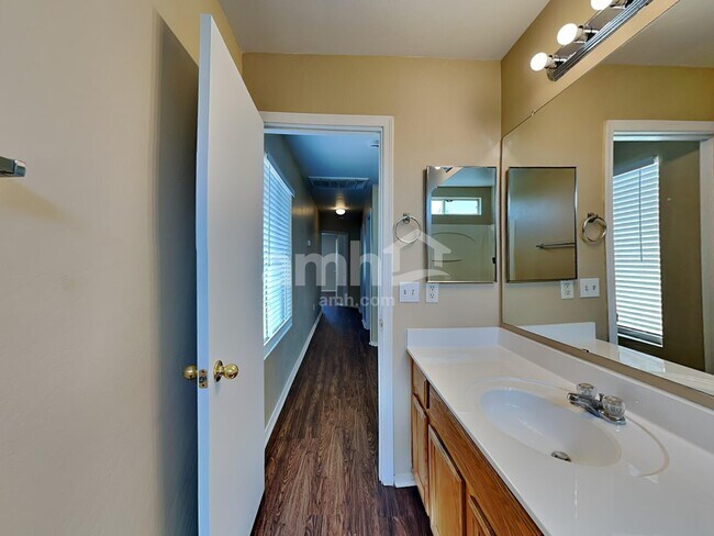 Building Photo - 7413 S 40th Ave