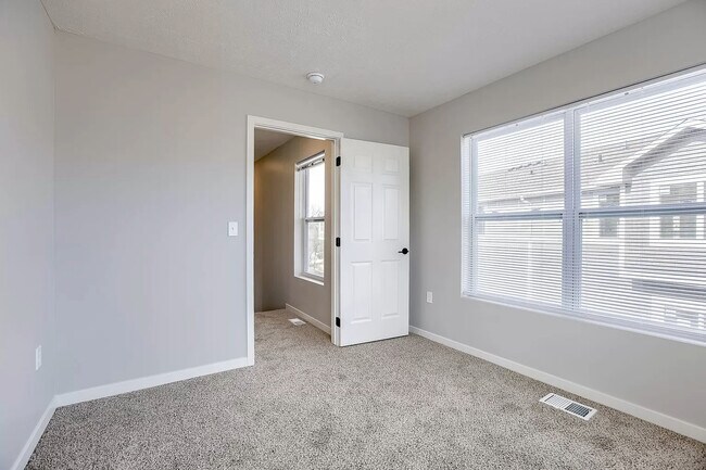 Building Photo - 20855 R Ct