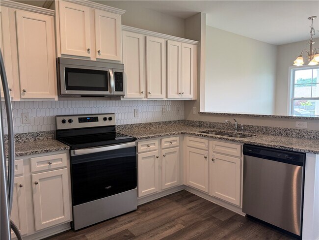 Building Photo - 117 Weaver Way