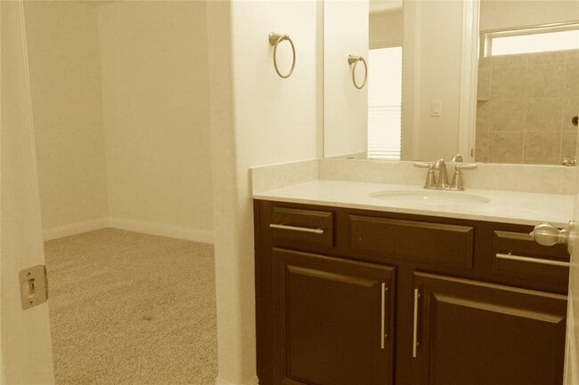 Building Photo - 5800 Viejo Dr