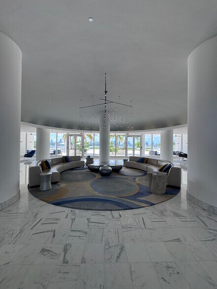 Building Photo - 1000 West Ave