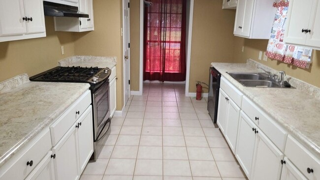 Primary Photo - 511 Ponderosa Dr