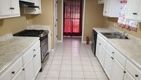 Building Photo - 511 Ponderosa Dr