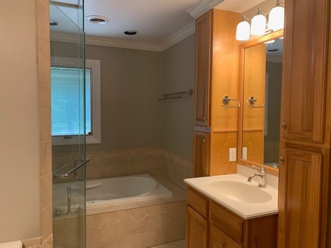Building Photo - Beautiful 3 Bedroom Home in Middleton