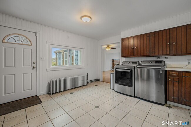 Building Photo - 24 N Main St