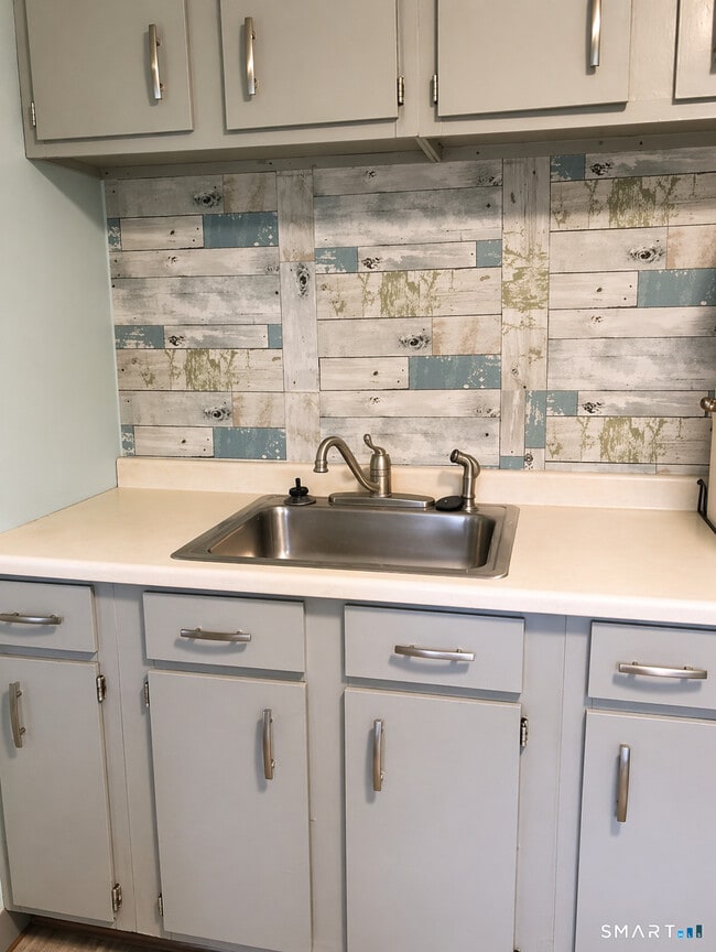 Building Photo - 103 Reynolds St