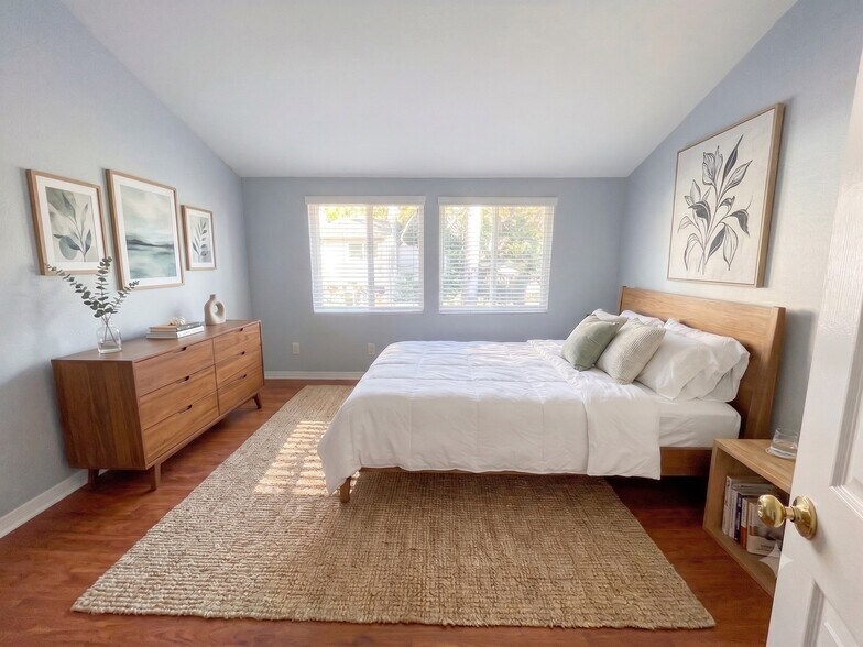 Building Photo - 3709 Las Flores Canyon Rd