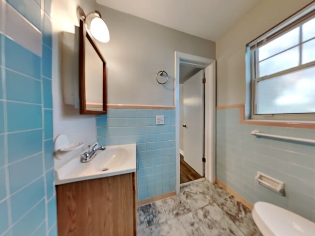 Building Photo - Charming 3BR Home in Jacksonville, FL | Sunroom | Garage | Large Fenced Yard | Pets Welcome