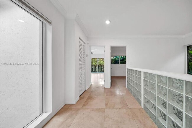 Building Photo - 4000 Alhambra Cir