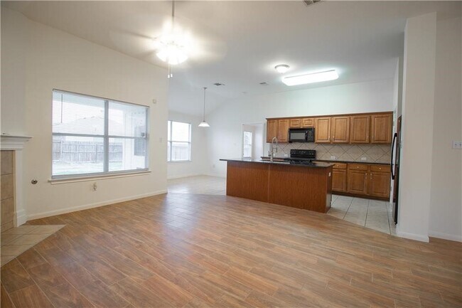 Building Photo - 107 Thompson Trail