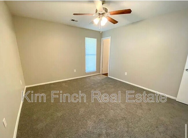 Building Photo - 3845 Shadow Oaks Pkwy