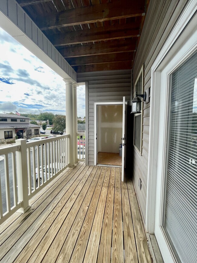 Building Photo - 100 Portico Street