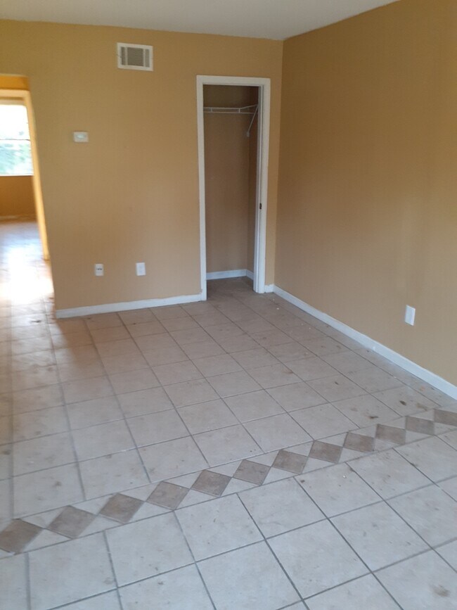 Building Photo - 3414 Pine Ridge Ln