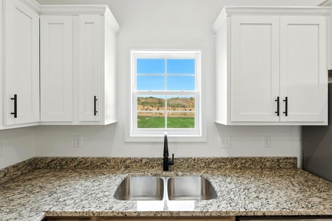 Building Photo - 1108 Mission Dr