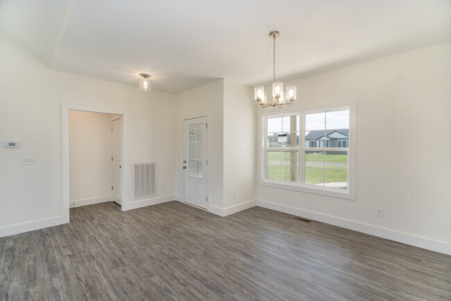 Building Photo - 147 Greenbriar Ln