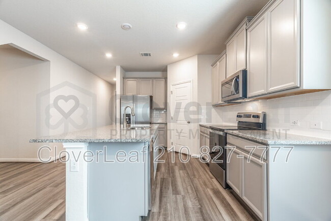 Building Photo - 9510 Fls Cyn Blvd