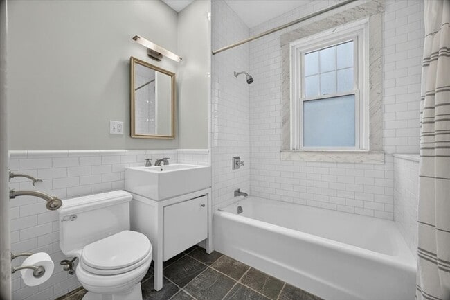 Building Photo - 138 Sewall Ave