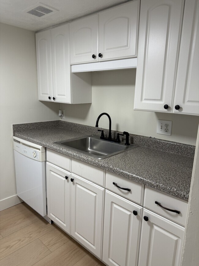 Building Photo - 1819 Parleys Canyon Blvd