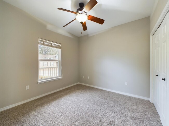 Building Photo - 143 Creve Core Dr