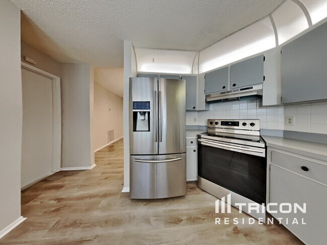 Building Photo - 1203 70th Dr E