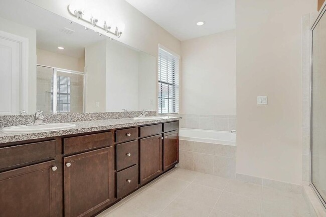 Building Photo - 11731 SW 13th Ct