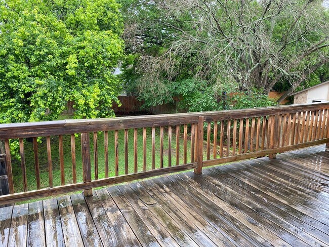 Building Photo - 3 BEDROOM, CORNER LOT