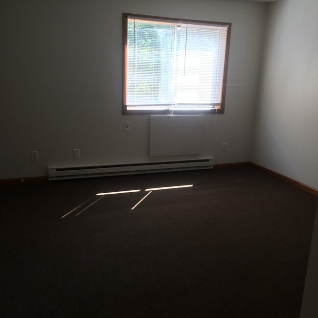 Building Photo - 168 Mulloy Rd