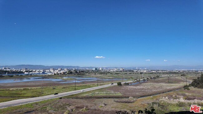 Building Photo - 8120 Billowvista Dr