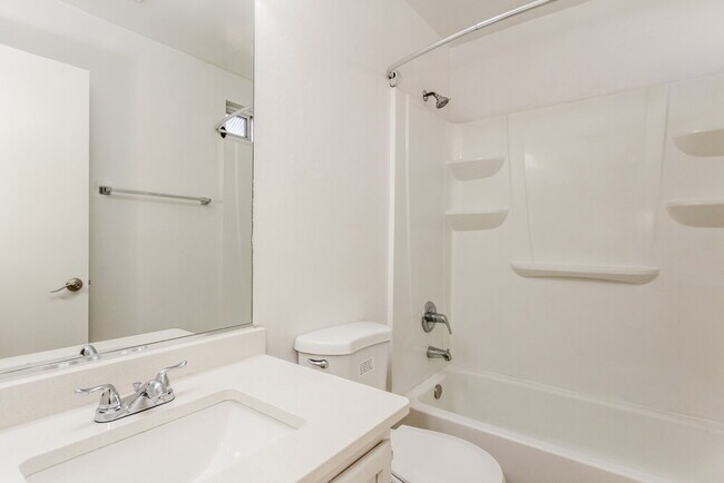 Building Photo - 13117 N El Frio St