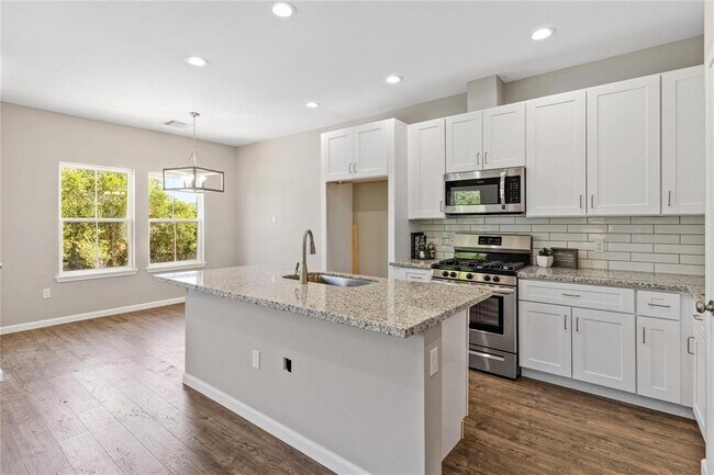 Building Photo - 5307 Groveton St