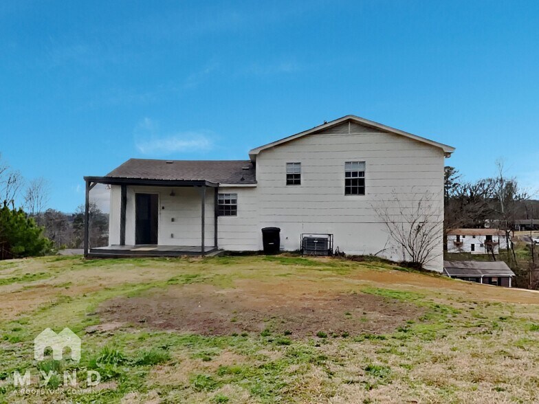 Building Photo - 611 Darlene Dr