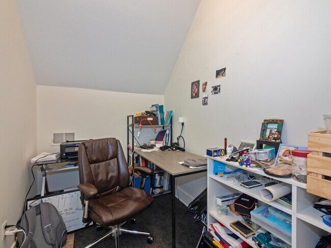 Independent office - 33242 Slocum Dr