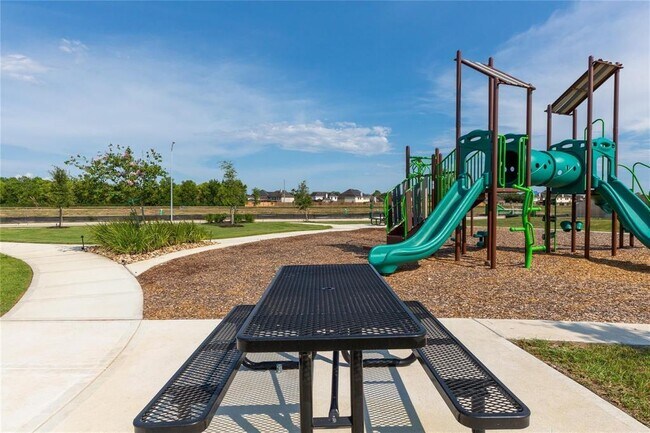 Building Photo - 5619 Brooklyn Rose Dr