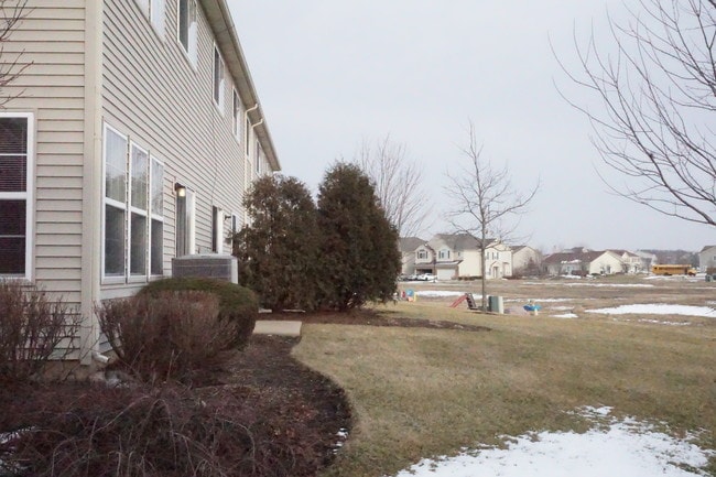 Building Photo - 3740 Pope Ct