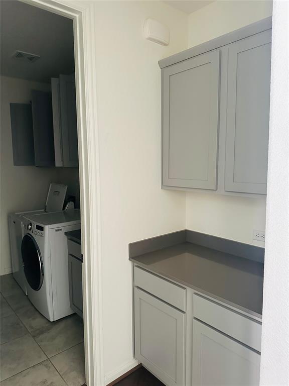 Building Photo - 608 Sixpence Ln