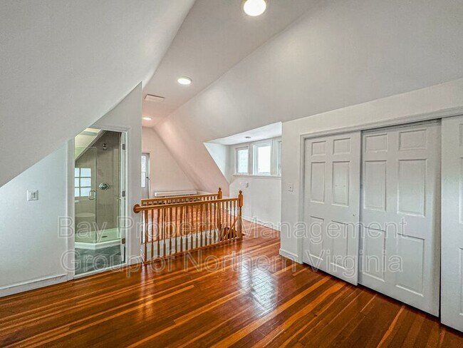 Building Photo - 4412 Volta Pl NW