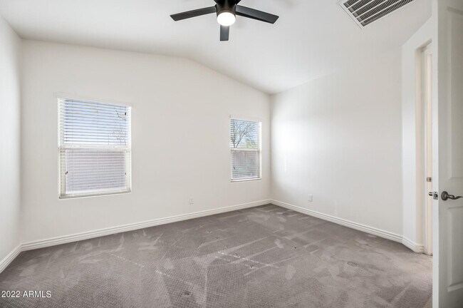 Building Photo - 1817 W Spur Dr
