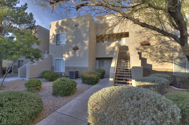 Building Photo - TOTALLY RENOVATED Summerlin Condo - Lake M...