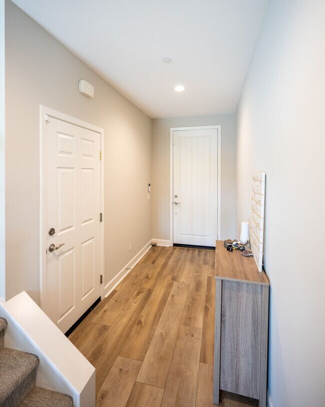 Building Photo - Lovely Home in Chino Valley Unified School...