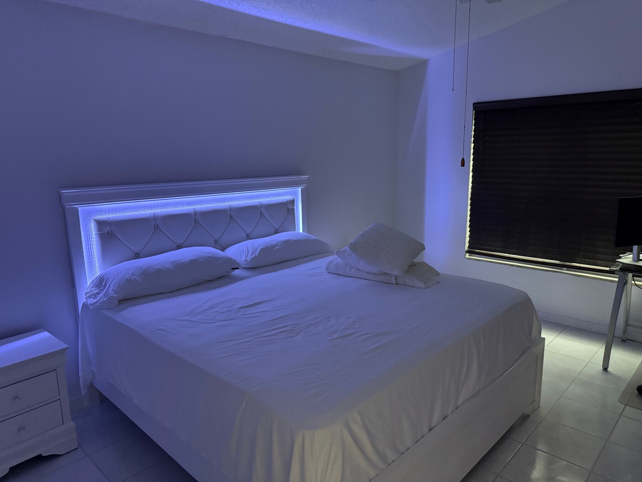 Master Bedroom - 7927 Manor Forest Blvd