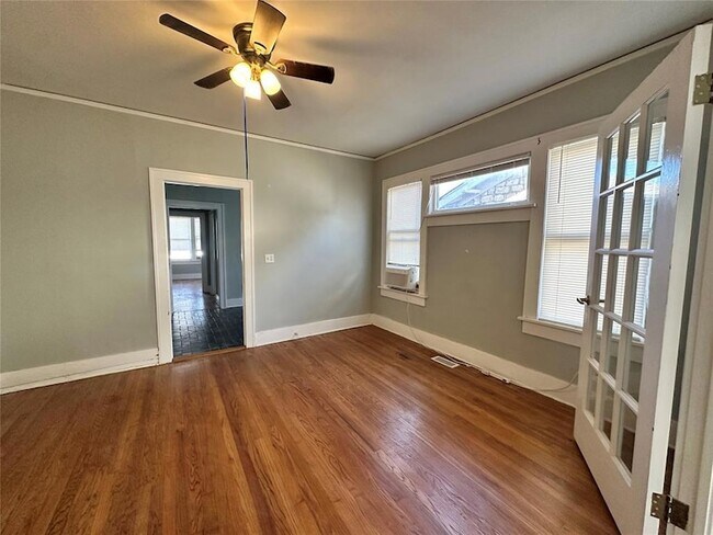 Building Photo - 3019 N Robinson Ave