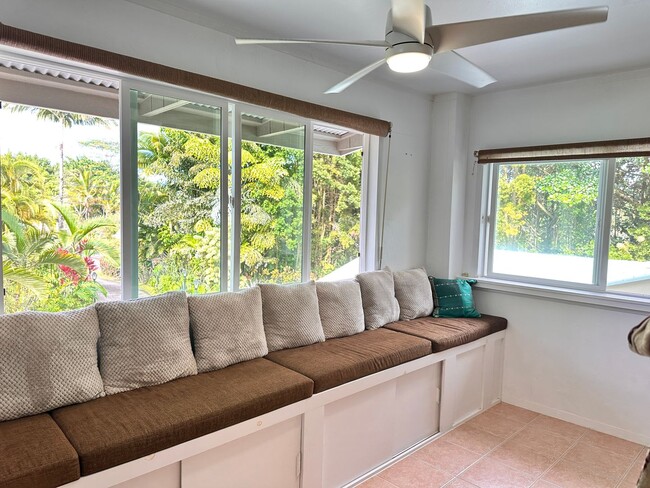 Building Photo - Gated Home in Hawaiian Paradise Park