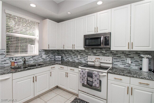 Building Photo - 1355 Mariposa Cir