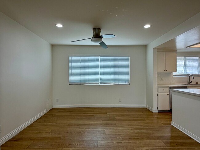 Building Photo - 529