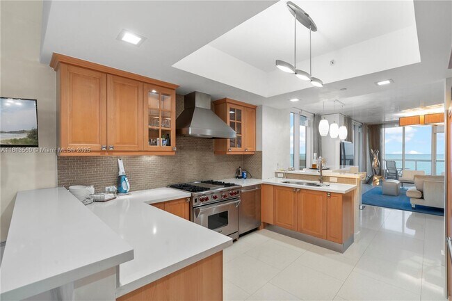 Building Photo - 17875 Collins Ave