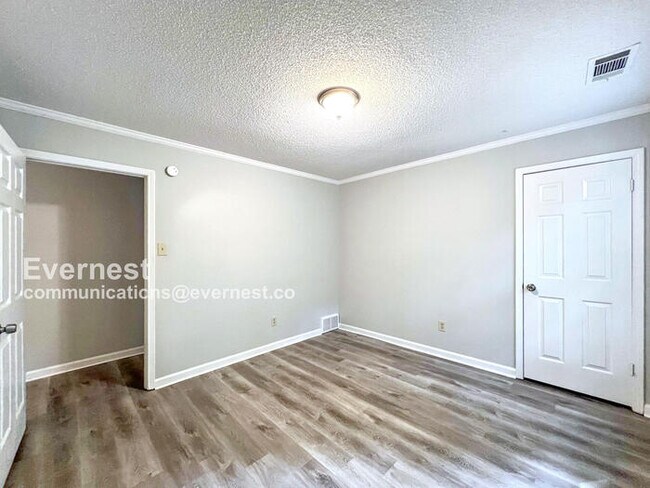 Building Photo - 6645 Kirby Trace Cove