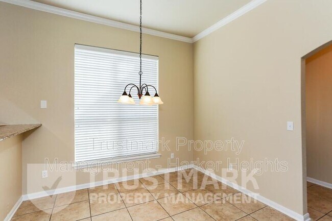 Building Photo - 401 W Libra Dr