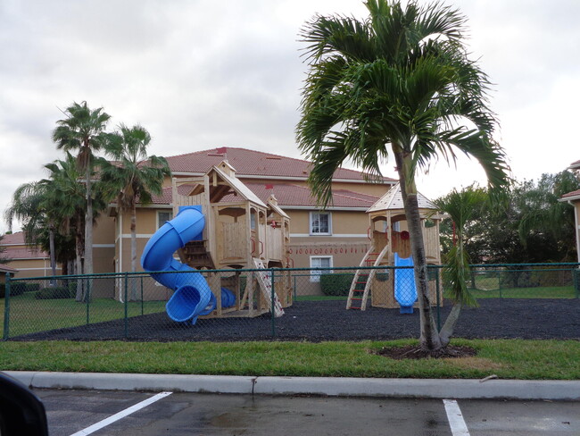 Building Photo - 3627 NW Adriatic Ln