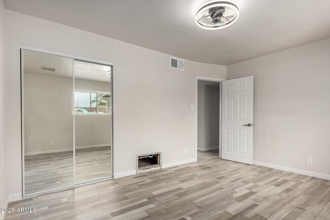 Building Photo - 3626 W Elm St